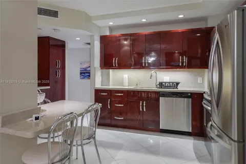 $749,000 | 1950 South Ocean Drive, Unit 5G, Hallandale Beach, FL 33009