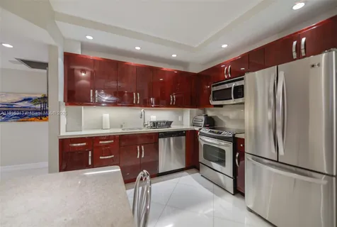 $749,000 | 1950 South Ocean Drive, Unit 5G, Hallandale Beach, FL 33009