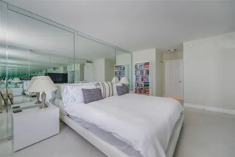 $749,000 | 1950 South Ocean Drive, Unit 5G, Hallandale Beach, FL 33009