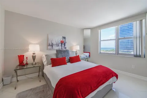 $749,000 | 1950 South Ocean Drive, Unit 5G, Hallandale Beach, FL 33009