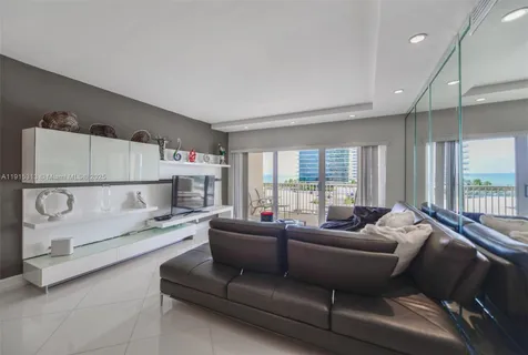 $749,000 | 1950 South Ocean Drive, Unit 5G, Hallandale Beach, FL 33009