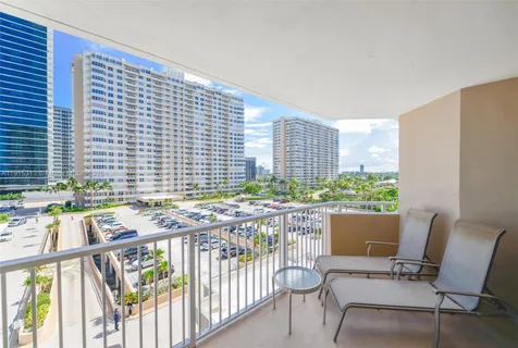 $749,000 | 1950 South Ocean Drive, Unit 5G, Hallandale Beach, FL 33009