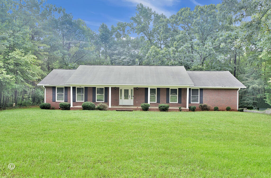 560 Lee Road Salem, AL 36874 - Photo 1 of 25 Main View
