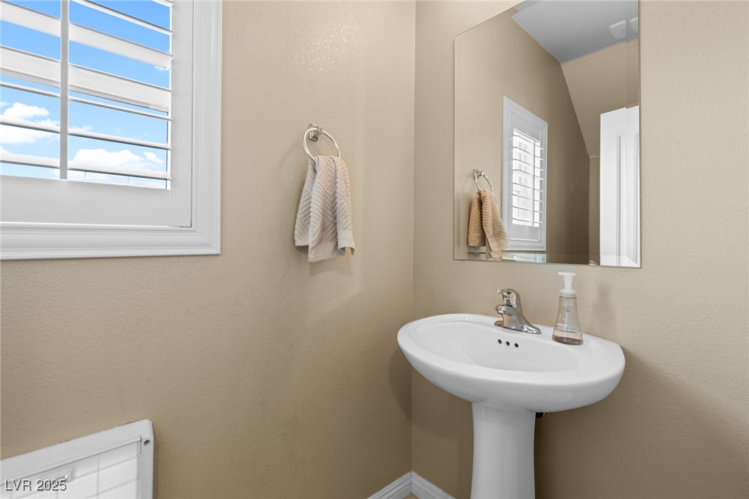 9095 Mastodon Avenue Las Vegas, NV 89149 - Photo 16 of 57