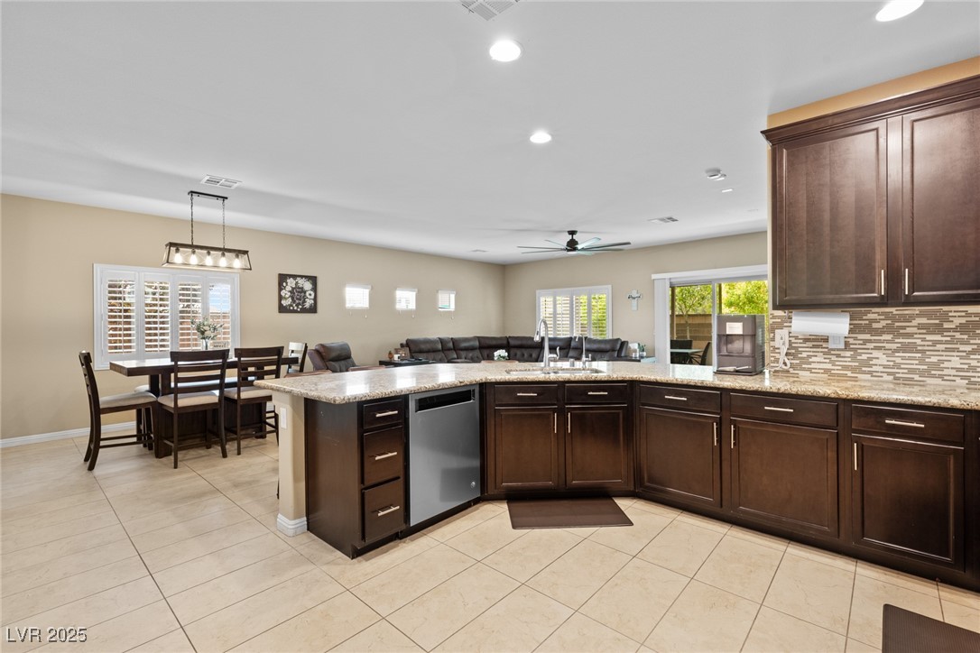 9095 Mastodon Avenue Las Vegas, NV 89149 - Photo 9 of 57