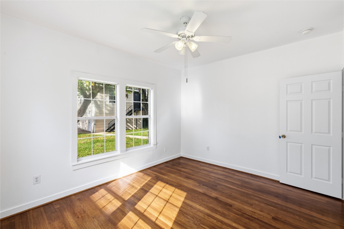 2218 Arbor Street, Unit ABC Houston, TX 77004 - Photo 12 of 43 Great size space great for a bedroom, office, guest room with beautiful windows