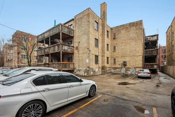 $2,750 | 4134 North Kenmore Avenue, Unit 1, Chicago, IL 60613