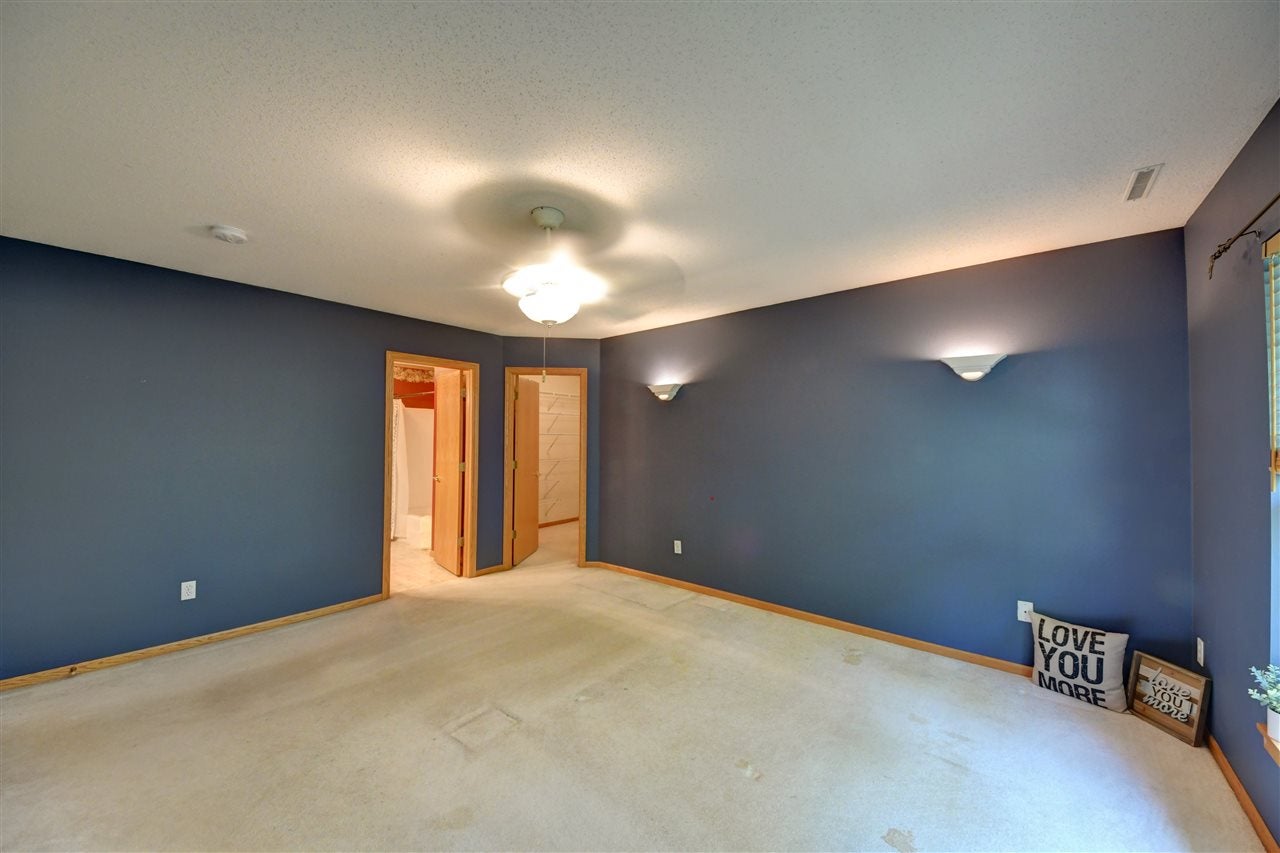 4909 North Willowbend Road Northeast Cedar Rapids, IA 52411 - Photo 32 of 43 Gallery Image 32