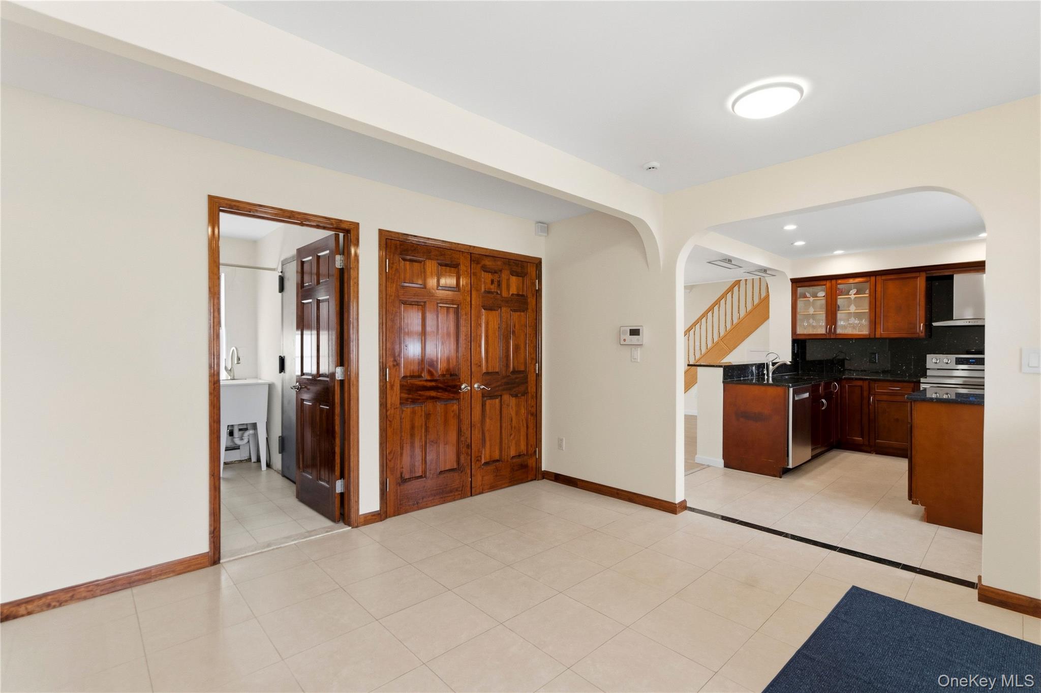 79 Albatross Road Levittown, NY 11756 - Photo 5 of 29 Gallery Image 5