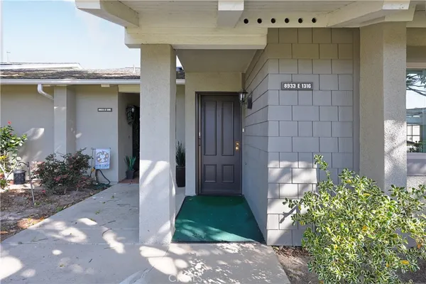$1,015,000 | 8933 Amador Circle, Unit 1316E, Huntington Beach, CA 92646