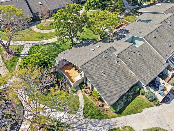$1,015,000 | 8933 Amador Circle, Unit 1316E, Huntington Beach, CA 92646