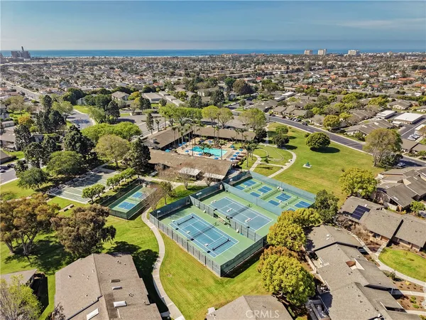 $1,015,000 | 8933 Amador Circle, Unit 1316E, Huntington Beach, CA 92646