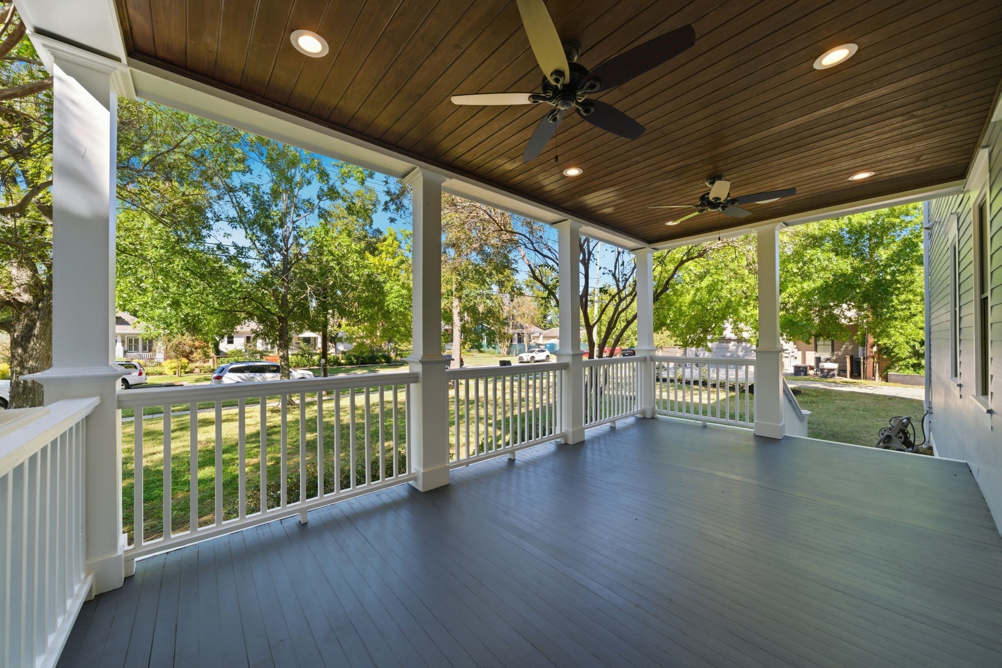 607 East 15th Street Houston, TX 77008 - Photo 12 of 45 a view of a porch