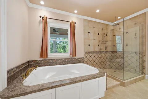 $2,495,000 | 607 East 15th Street, Houston, TX 77008