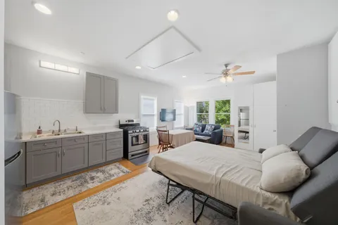 $2,495,000 | 607 East 15th Street, Houston, TX 77008