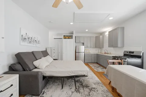 $2,495,000 | 607 East 15th Street, Houston, TX 77008