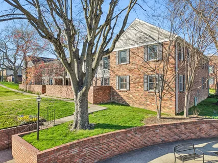 $350,000 | 5025 Hillsboro Pike, Unit 6D, Nashville, TN 37215