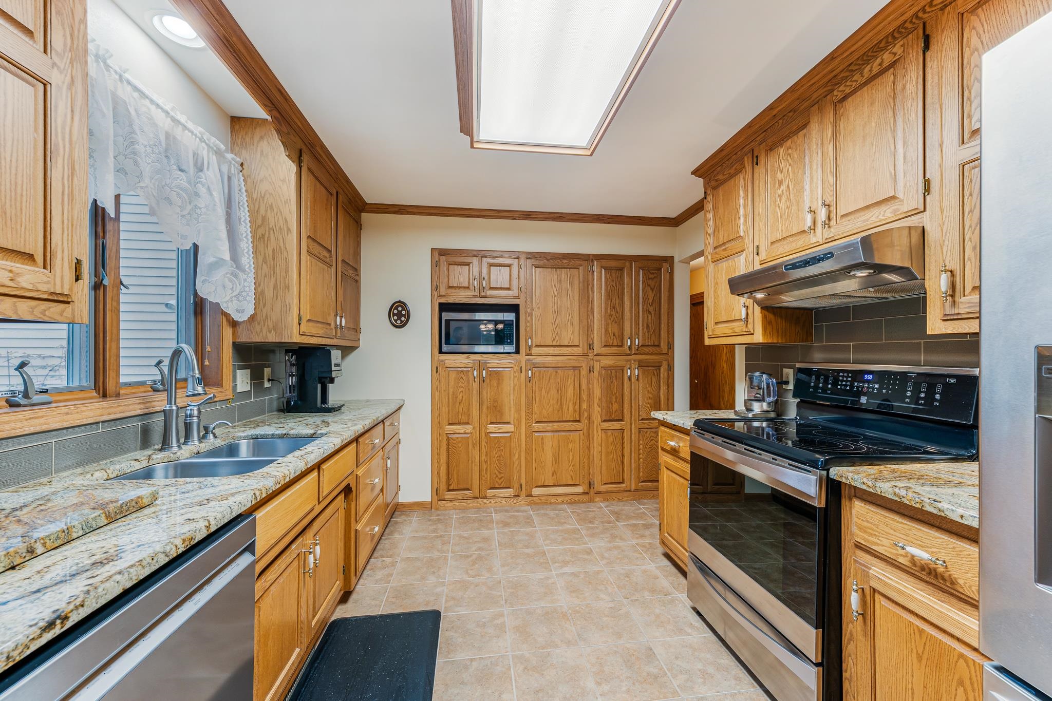 W6674 East Cedar Ridge Drive Appleton, WI 54915 - Photo 16 of 46