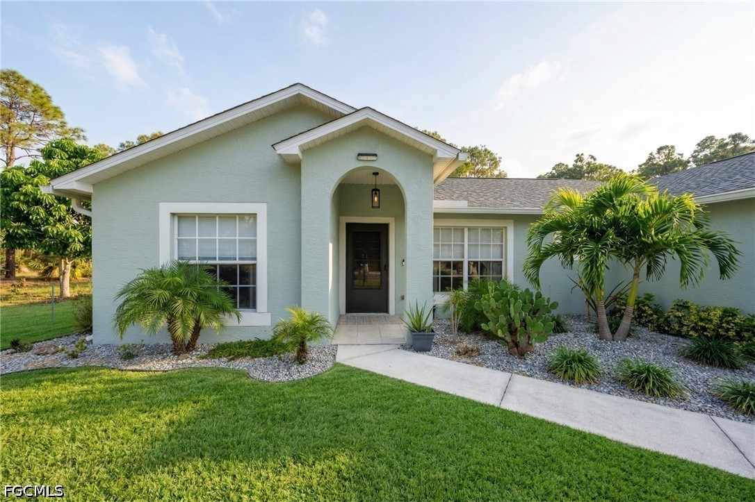 2118 Moore Avenue Alva, FL 33920 - Photo 3 of 34