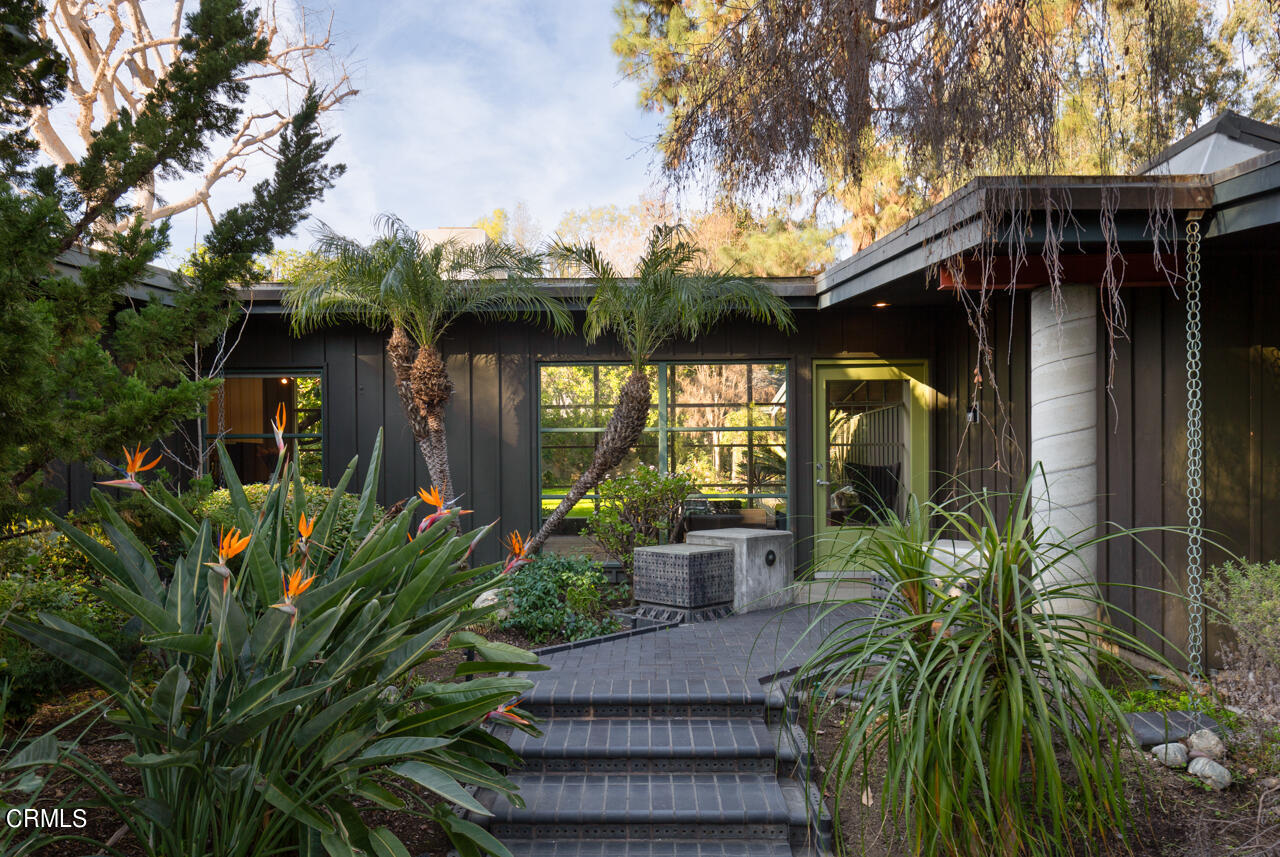 a view of outdoor space yard and patio