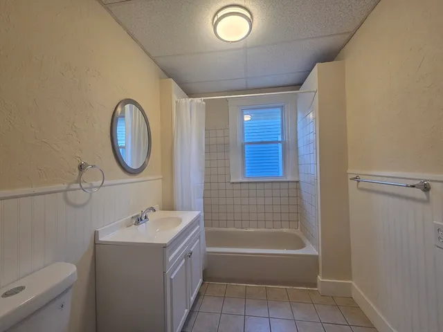 $2,800 | 48 Prince Street, Unit 2, Salem, MA 01970