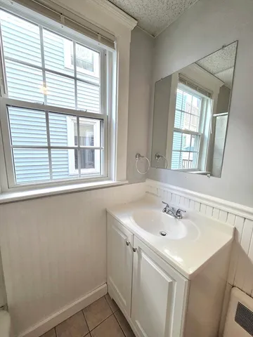 $2,800 | 48 Prince Street, Unit 2, Salem, MA 01970