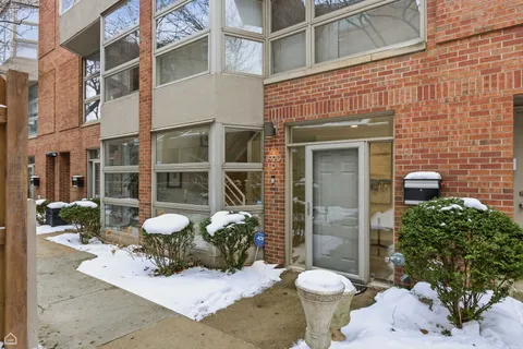 $850,000 | 1920 North Maud Avenue, Unit D, Chicago, IL 60614
