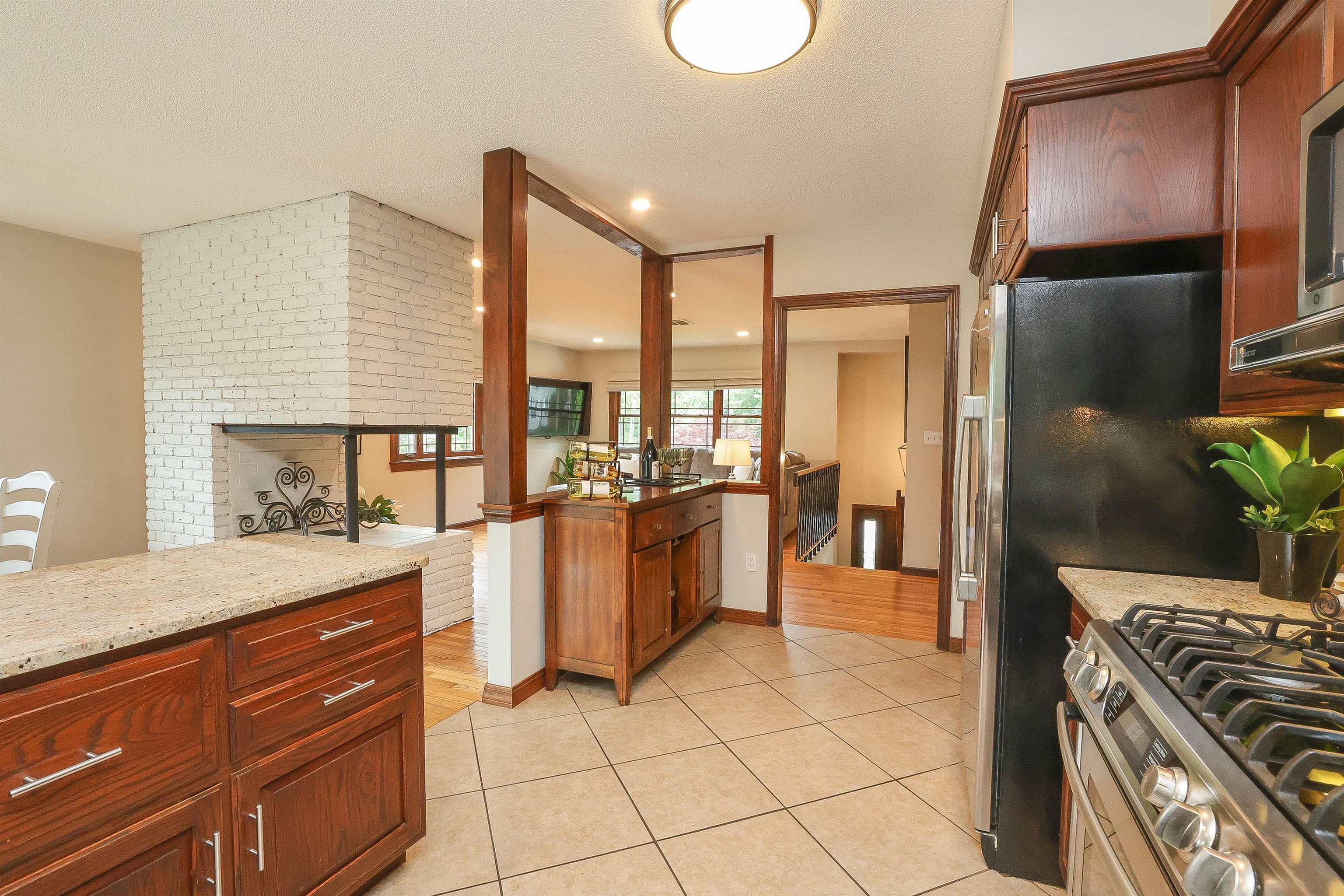 1327 Beech Street Manchester, NH 03104 - Photo 19 of 58