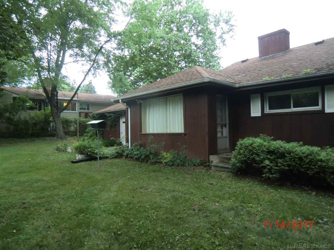 269 Red Oak Lane Rochester, MI 48307 - Photo 4 of 19 31325682-3.JPG