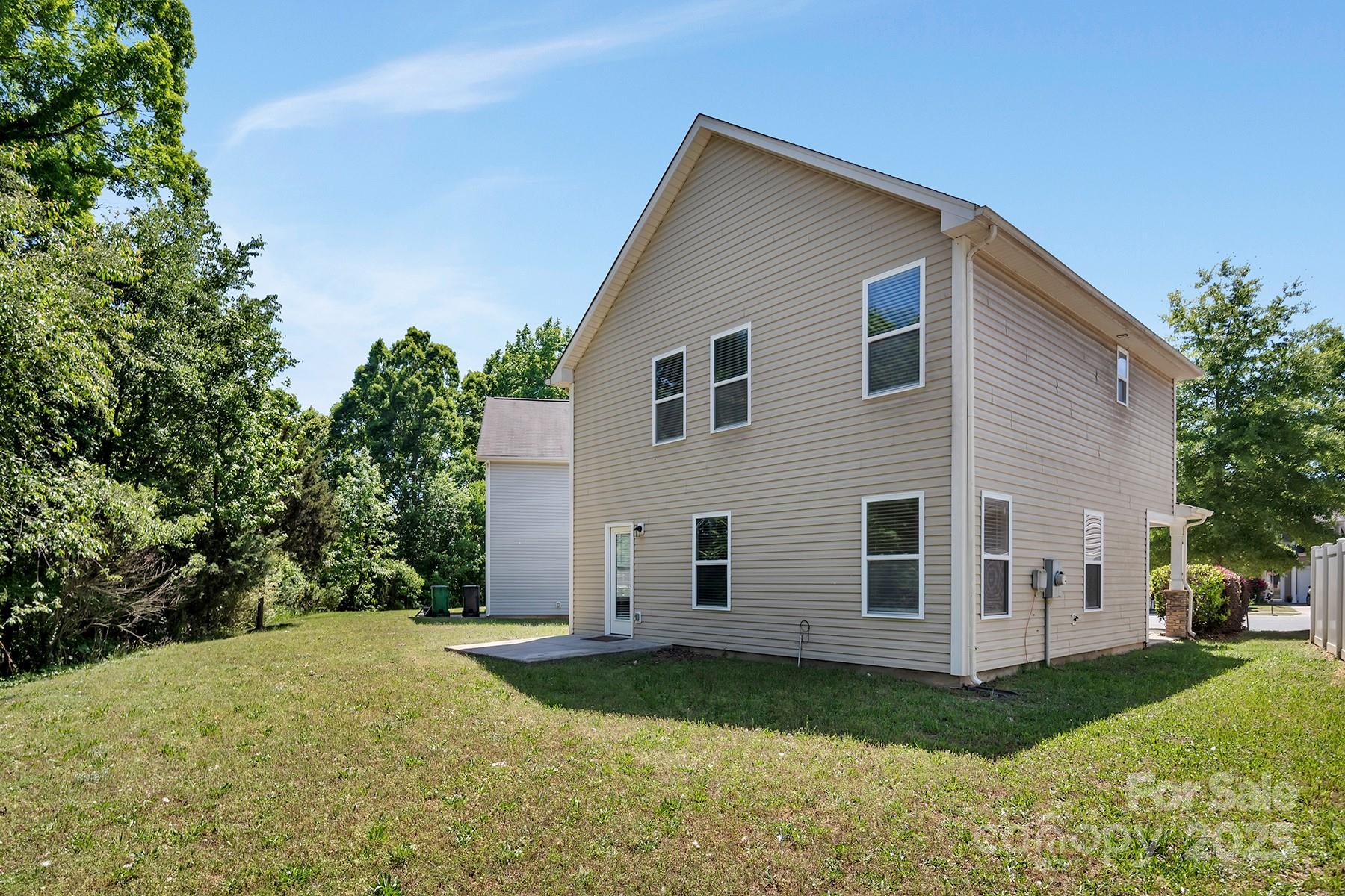 2751 Bramble Ridge Court Charlotte, NC 28215 - Photo 2 of 44