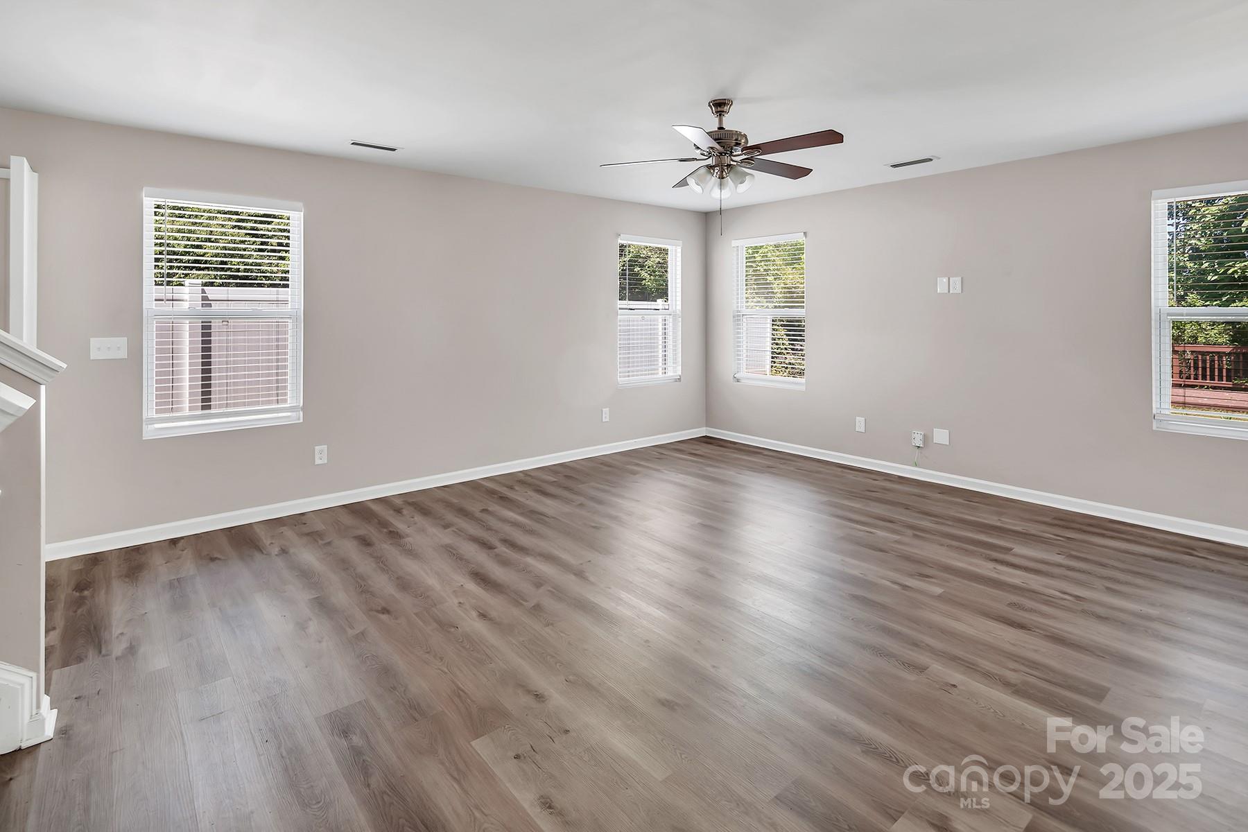 2751 Bramble Ridge Court Charlotte, NC 28215 - Photo 7 of 44