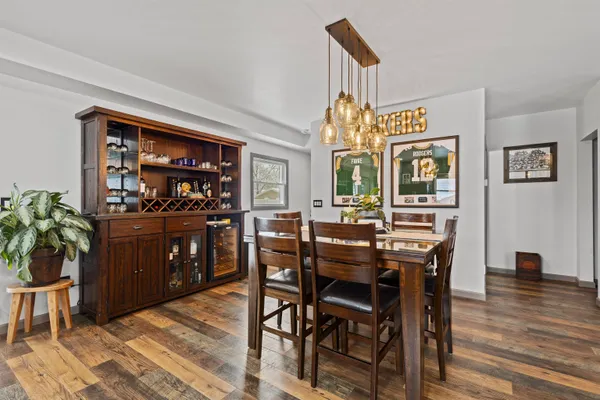 $875,000 | 1749 South Oneida Street, Green Bay, WI 54304