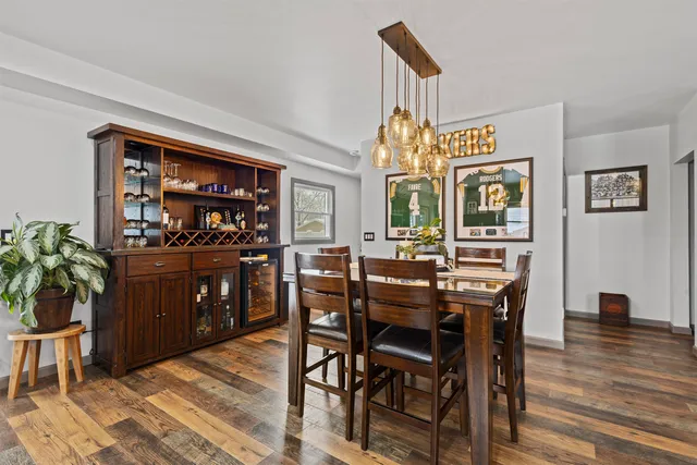 $875,000 | 1749 South Oneida Street, Green Bay, WI 54304