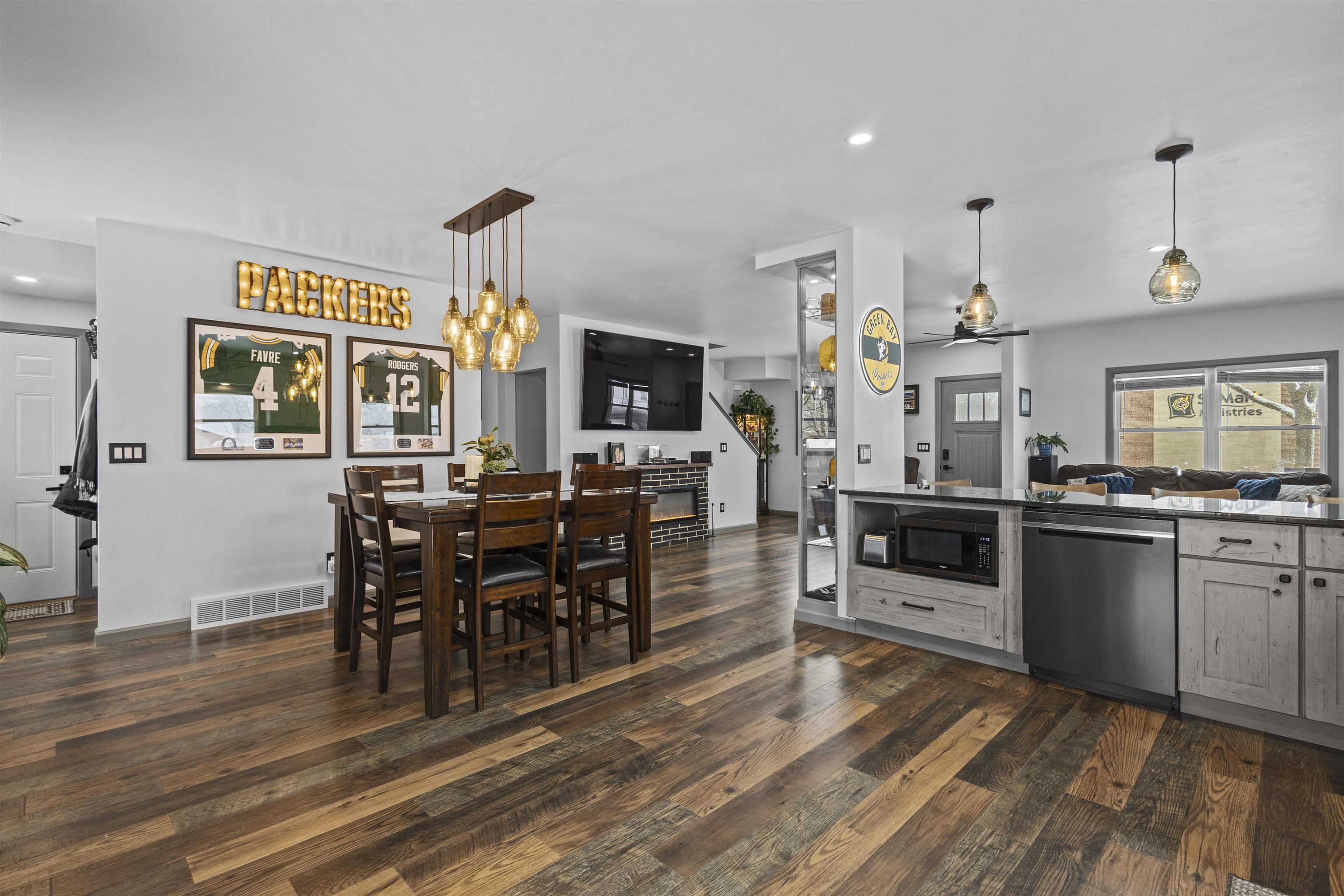 1749 South Oneida Street Green Bay, WI 54304 - Photo 14 of 47