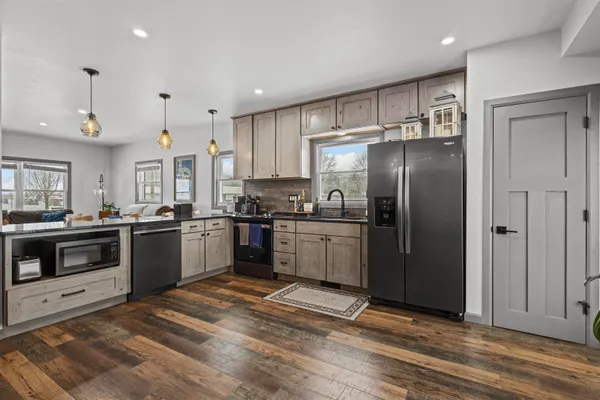 $875,000 | 1749 South Oneida Street, Green Bay, WI 54304