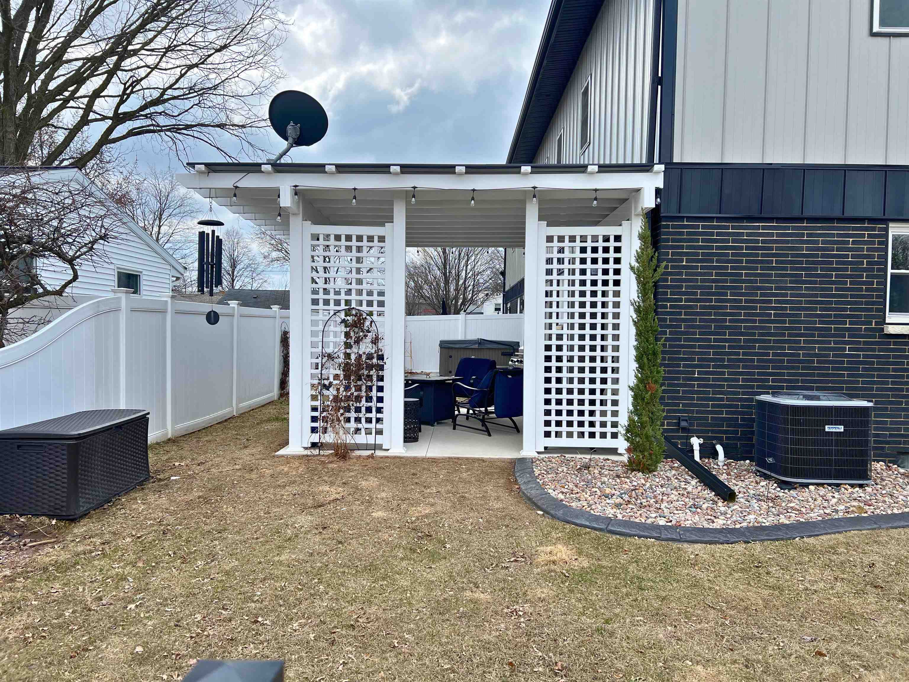 1749 South Oneida Street Green Bay, WI 54304 - Photo 2 of 47