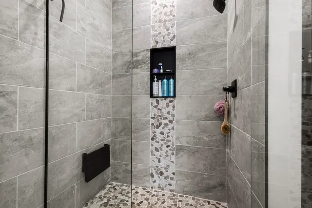 $875,000 | 1749 South Oneida Street, Green Bay, WI 54304