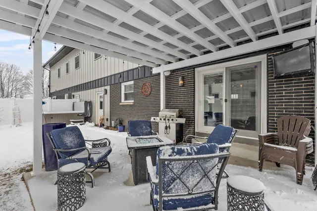 $875,000 | 1749 South Oneida Street, Green Bay, WI 54304