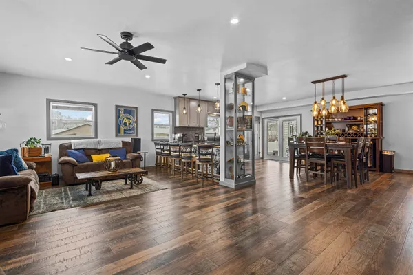 $875,000 | 1749 South Oneida Street, Green Bay, WI 54304