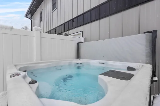 $875,000 | 1749 South Oneida Street, Green Bay, WI 54304