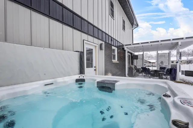 $875,000 | 1749 South Oneida Street, Green Bay, WI 54304