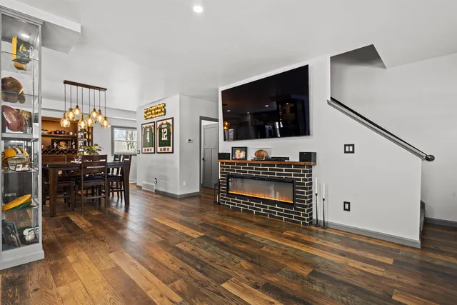 $875,000 | 1749 South Oneida Street, Green Bay, WI 54304