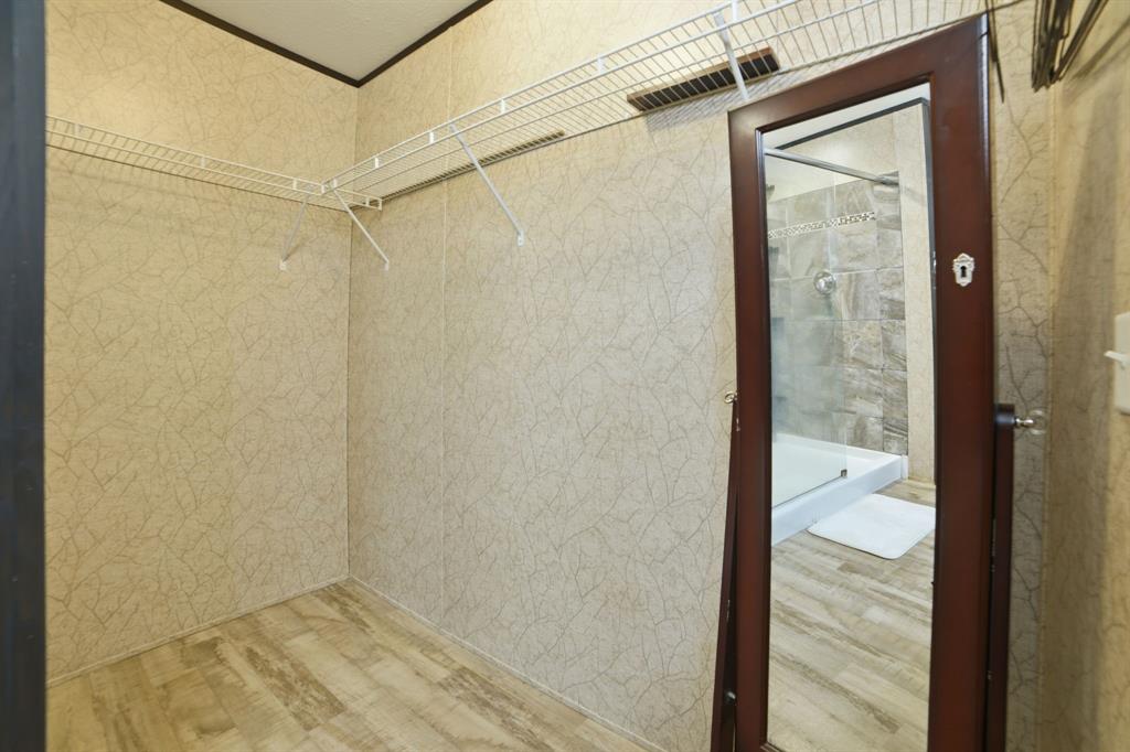 127 Almond Road Minden, LA 71055 - Photo 16 of 25 a view of a small space
