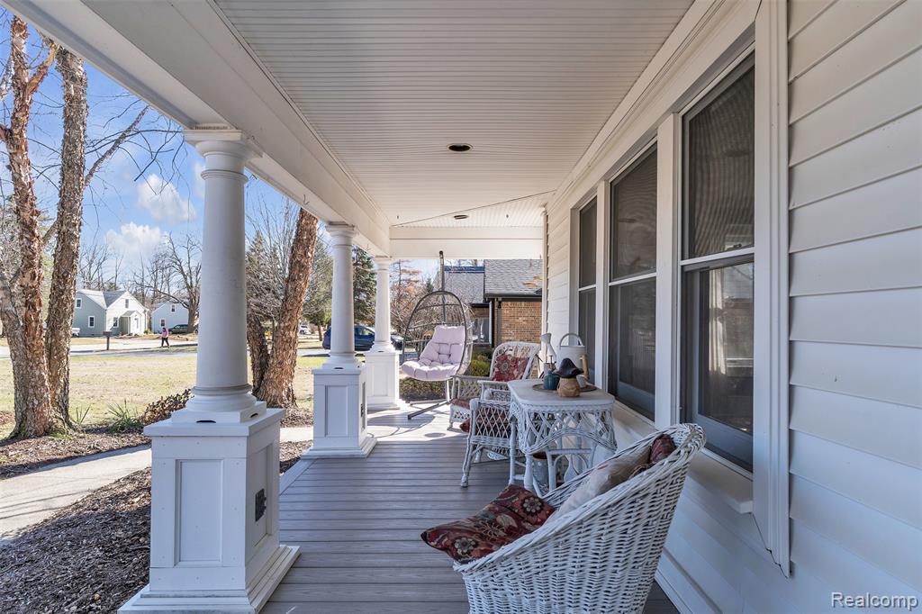21109 Gill Road Farmington, MI 48335 - Photo 3 of 57