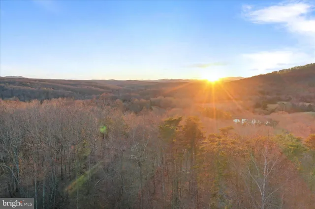 $399,900 | 464 Castleton Ford Road, Castleton, VA 22716