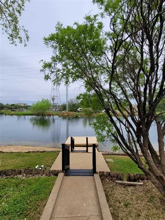 $1,800 | 200 Full Moon, Horseshoe Bay, TX 78657