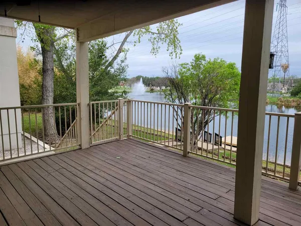 $1,800 | 200 Full Moon, Horseshoe Bay, TX 78657