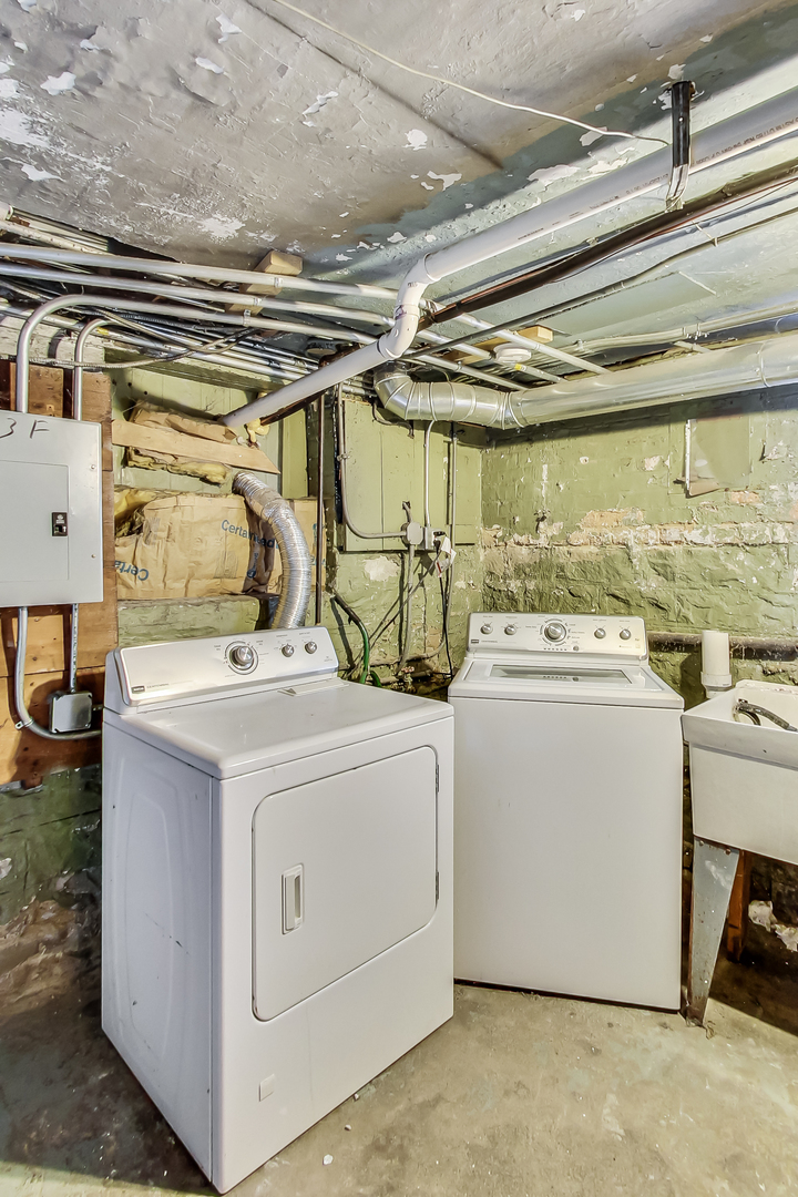 1138 West Addison Street, Unit 1 Chicago, IL 60613 - Photo 23 of 27