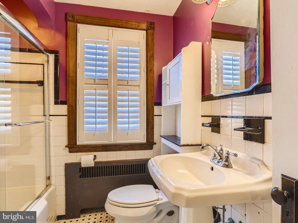 3716 Ednor Road Baltimore, MD 21218 - Photo 6 of 12
