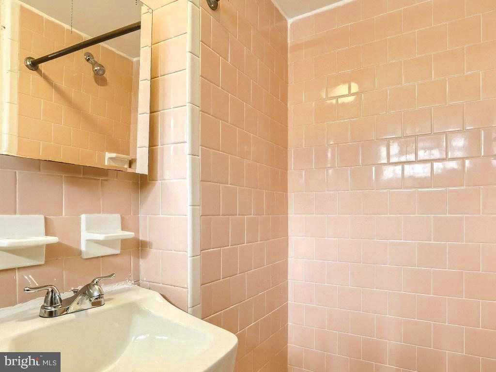3716 Ednor Road Baltimore, MD 21218 - Photo 10 of 12